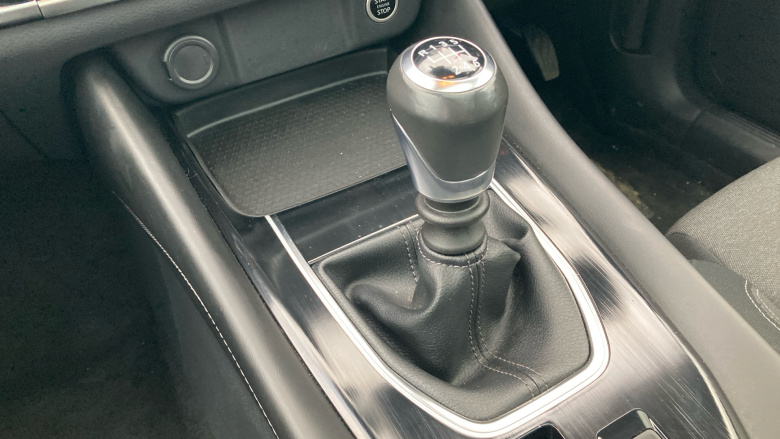 Nissan Qashqai 1.3 DiG-T MH N-Connecta 5dr Petrol Hatchback